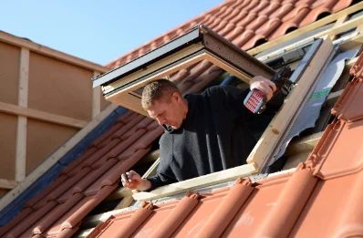 Pose de fenêtres de toit Velux à la Forie